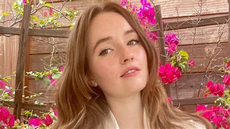 kaitlyn dever bikini|Justified Star Kaitlyn Dever Shares Swimsuit Photo。